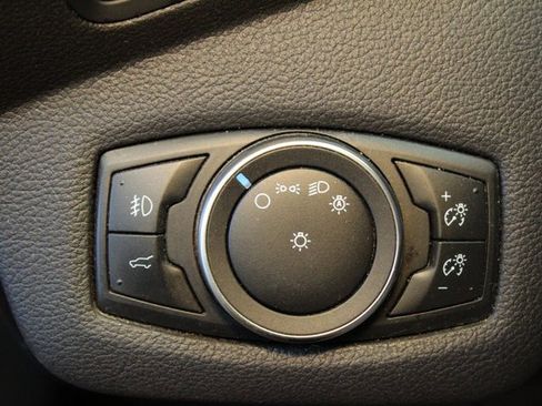 Used 2019 Ford Escape SEL image 18