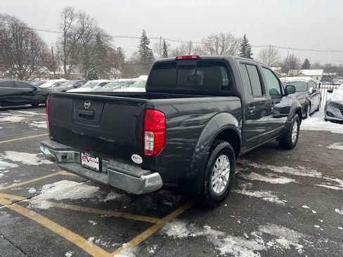 Used 2015 Nissan Frontier SV image 6