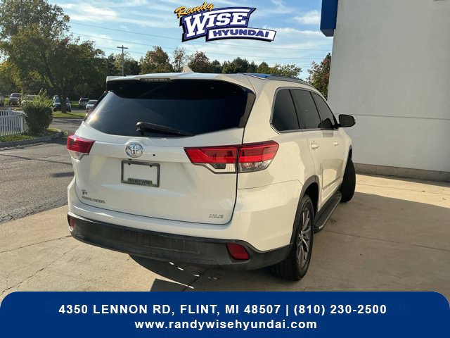 Used 2019 Toyota Highlander XLE FWD image 9
