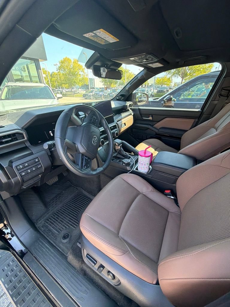 Used 2025 Toyota 4Runner Limited AWD/4WD image 24