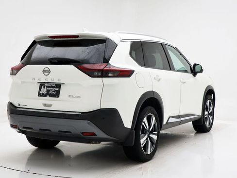 Used 2023 Nissan Rogue SL w/ SL Premium Package image 10