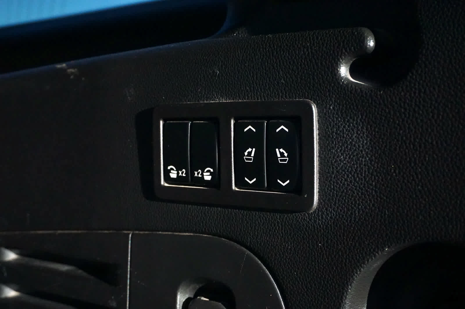 Used 2020 Chevrolet Suburban LT AWD/4WD image 45
