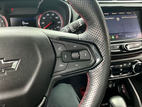 Used 2023 Chevrolet TrailBlazer RS w/ Technology Package image 23