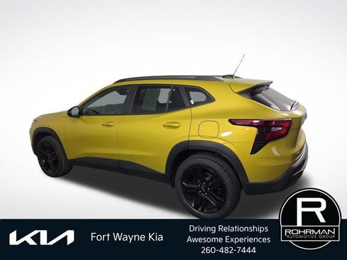 Used 2024 Chevrolet Trax ACTIV w/ Sunroof Package FWD image 11