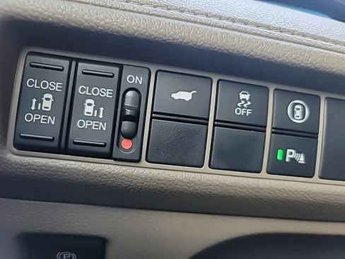 Used 2021 Honda Odyssey Elite image 21