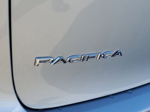 New 2026 Chrysler Pacifica Select image 6
