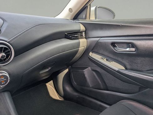 Used 2020 Nissan Sentra SV image 29