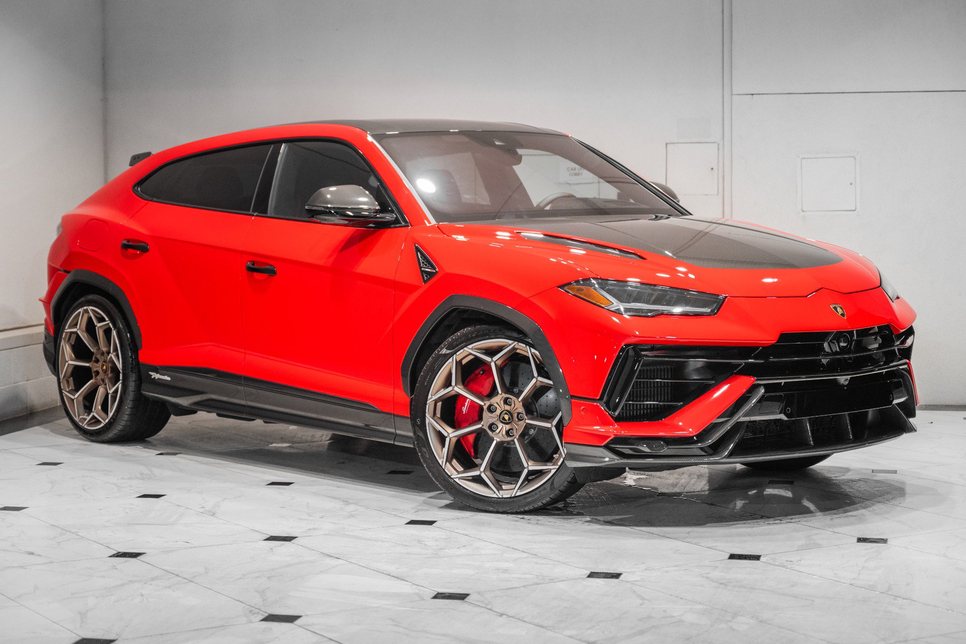Used 2024 Lamborghini Urus Performante AWD/4WD image 1