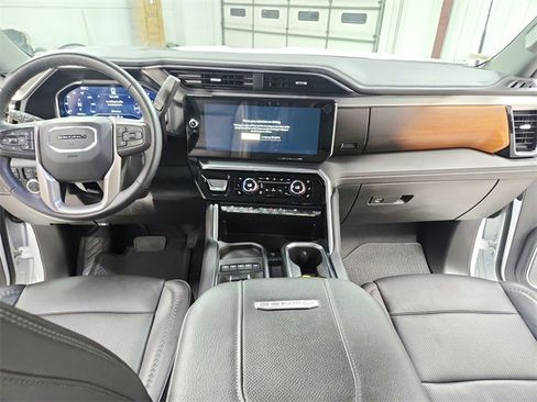 Used 2025 GMC Sierra 3500 Denali w/ Technology Package image 26