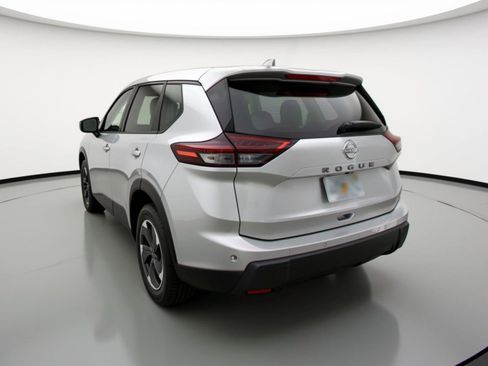 Used 2025 Nissan Rogue SV image 6