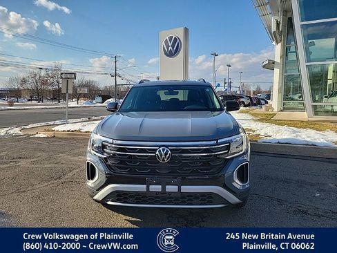 Certified 2025 Volkswagen Atlas Peak Edition SE image 2