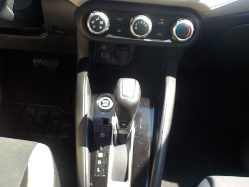 Used 2021 Nissan Versa SV image 18