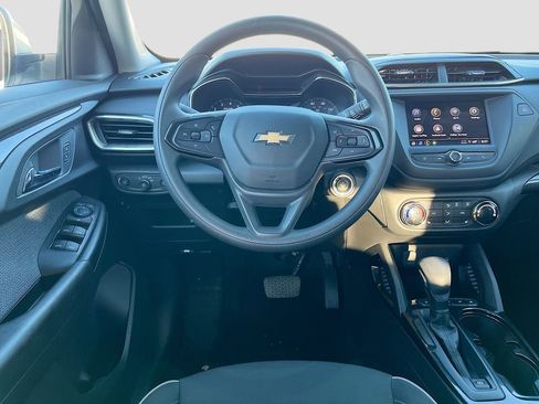 Used 2023 Chevrolet TrailBlazer LT FWD image 21