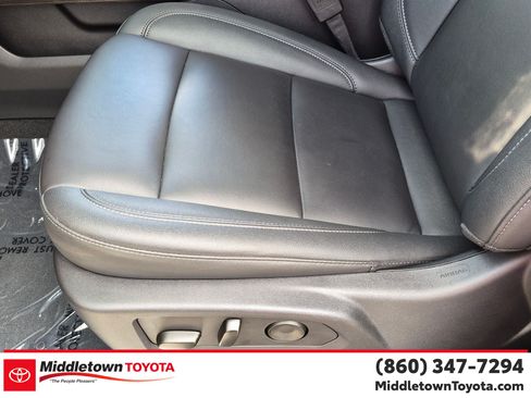 Used 2025 Chevrolet Silverado 1500 LT Trail Boss w/ LT Trail Boss Premium Package AWD/4WD image 15