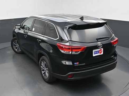 Used 2019 Toyota Highlander XLE FWD image 33
