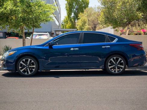 Used 2018 Nissan Altima 2.5 SR FWD image 2