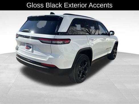 Used 2023 Jeep Grand Cherokee Altitude image 8
