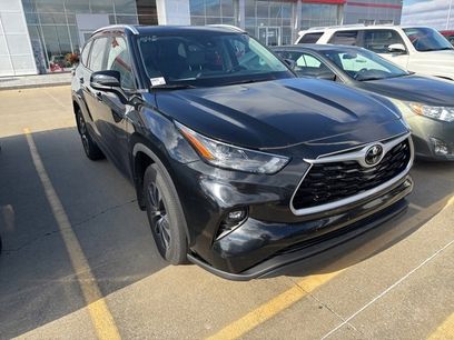 Used 2024 Toyota Highlander XLE