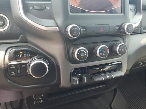 Used 2024 RAM 2500 Big Horn AWD/4WD image 11