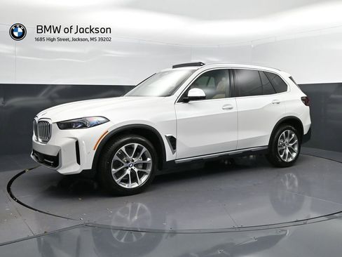 New 2026 BMW X5 xDrive40i w/ Climate Comfort Package AWD/4WD image 3
