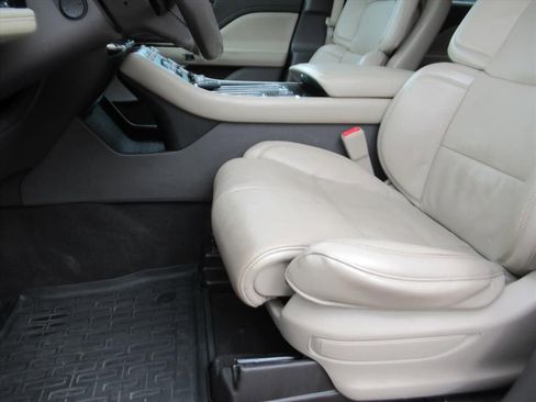 Used 2020 Lincoln Aviator Reserve w/ Equipment Group 201A image 15