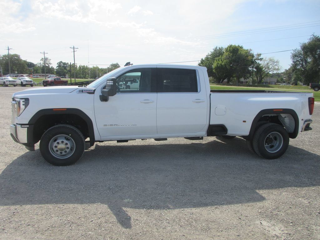 New 2026 GMC Sierra 3500 SLE w/ SLE Value Package AWD/4WD image 9