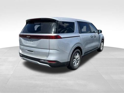 Used 2022 Kia Carnival LX FWD image 8