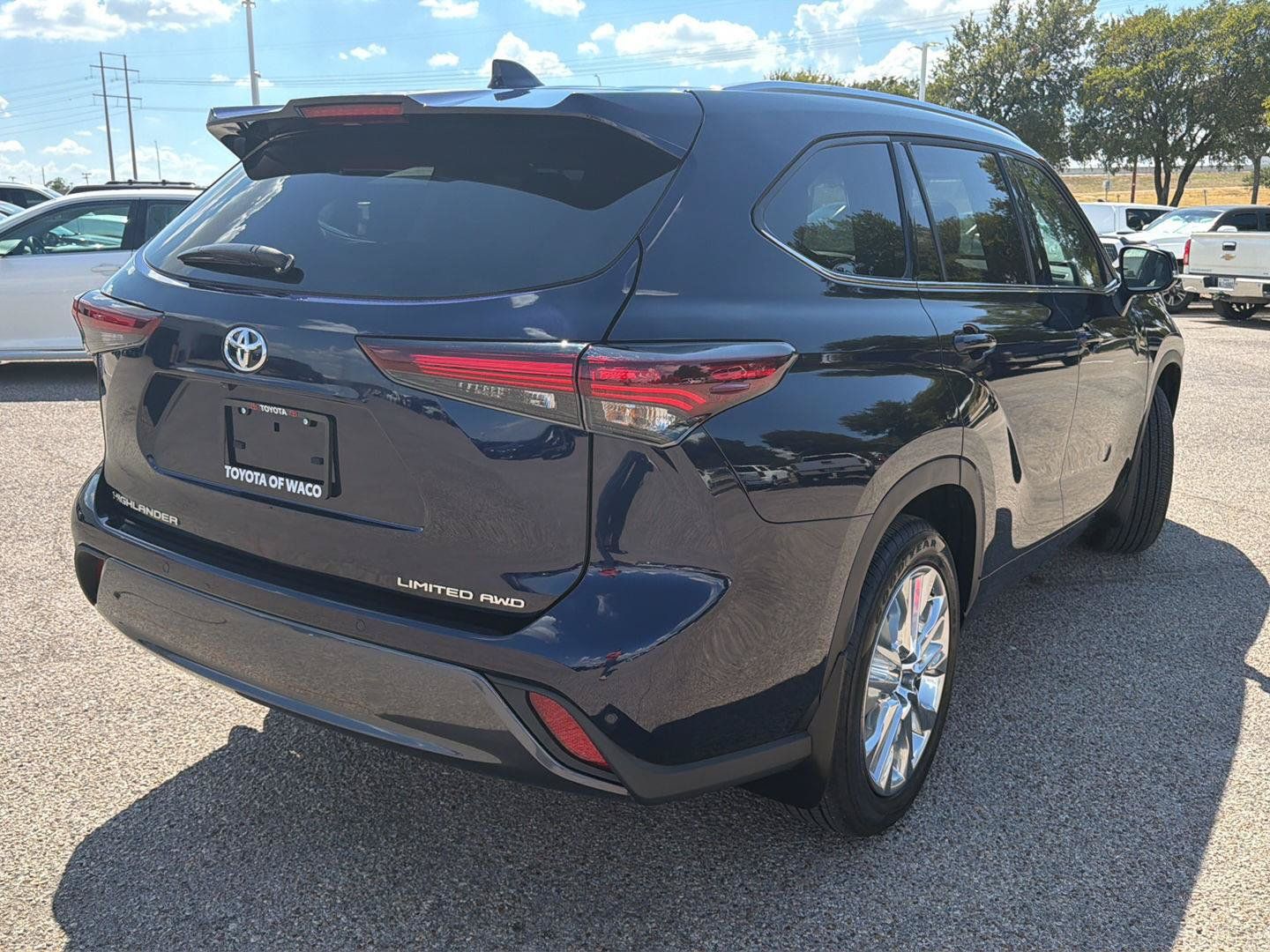 Certified 2026 Toyota Highlander Limited AWD/4WD image 7