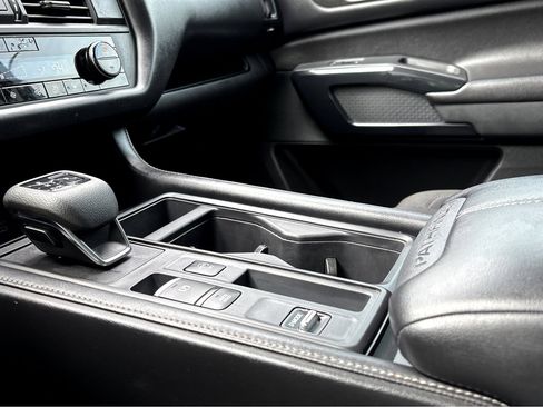 Certified 2024 Nissan Pathfinder S FWD image 7