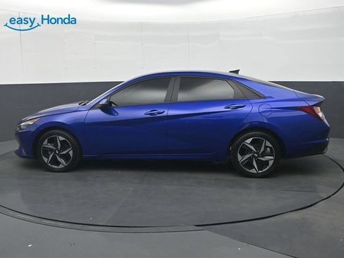 Used 2023 Hyundai Elantra SEL w/ Convenience Package FWD image 4