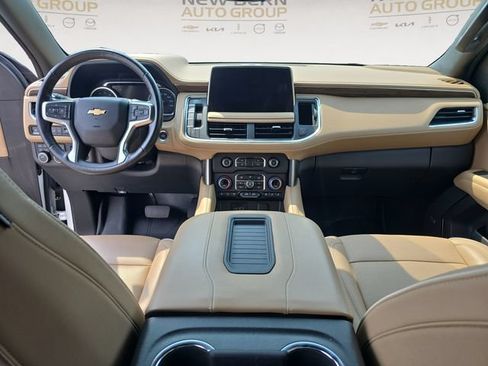 Used 2021 Chevrolet Suburban Premier w/ Premium Package AWD/4WD image 10