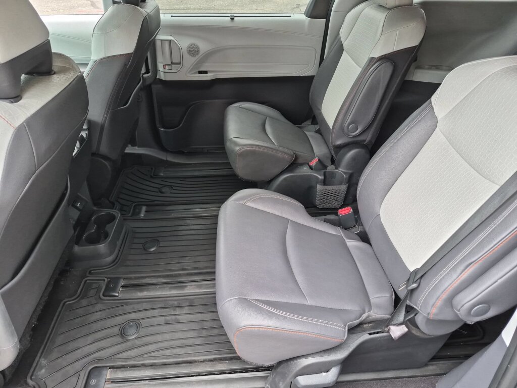 Certified 2023 Toyota Sienna XSE w/ XSE Plus Package AWD/4WD image 17