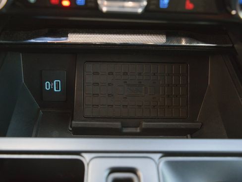 Used 2024 Ford F150 Platinum image 25