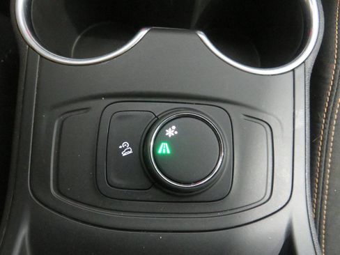 Used 2019 GMC Terrain SLE image 22