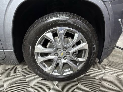 Used 2018 Chevrolet Traverse Premier w/ Driver Confidence II Package image 40