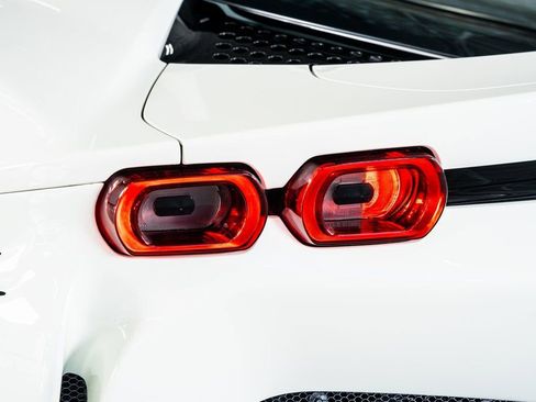 Used 2021 Ferrari SF90 Stradale image 24