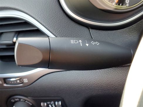 Used 2021 Jeep Cherokee Latitude Lux image 18