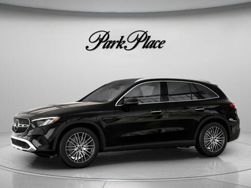 Used 2026 Mercedes-Benz GLC 300 image 3
