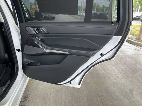 Used 2023 BMW X7 xDrive40i w/ Premium Package AWD/4WD image 41