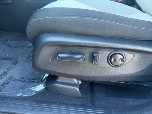 Used 2023 Honda CR-V EX image 15