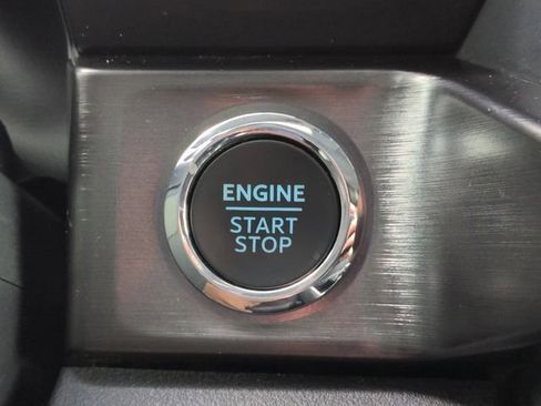 Used 2024 Ford F250 Lariat w/ Chrome Package image 15