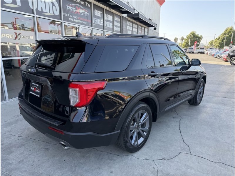 Used 2023 Ford Explorer XLT w/ Equipment Group 202A RWD image 15