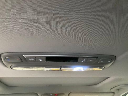 Used 2025 Kia Telluride S AWD/4WD image 28
