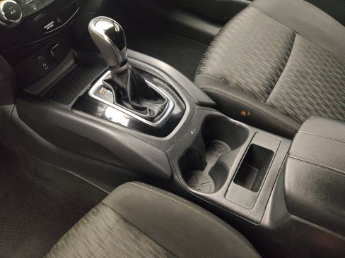 Used 2017 Nissan Rogue S FWD image 26