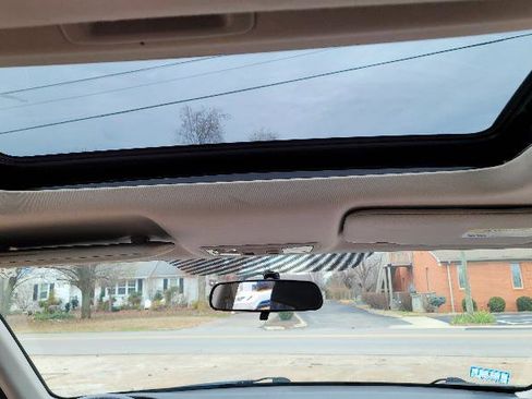 Used 2018 Honda HR-V EX image 14