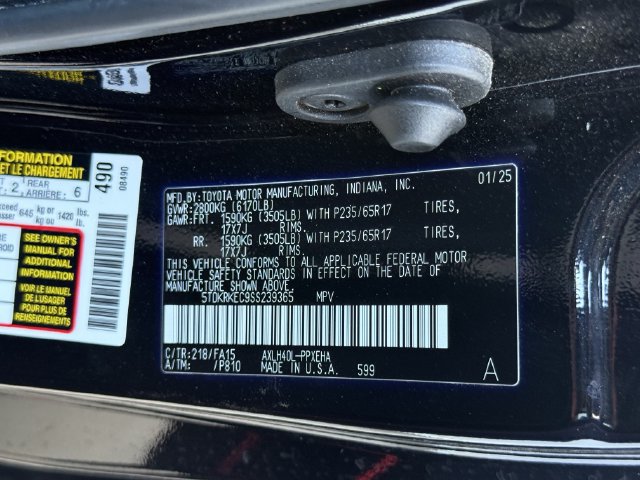 Used 2025 Toyota Sienna LE FWD image 35