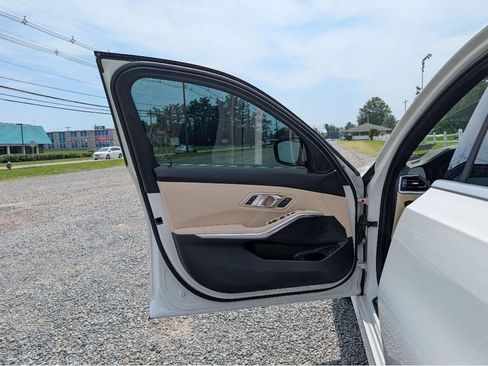 Used 2021 BMW 330i xDrive Sedan w/ Premium Package AWD/4WD image 10