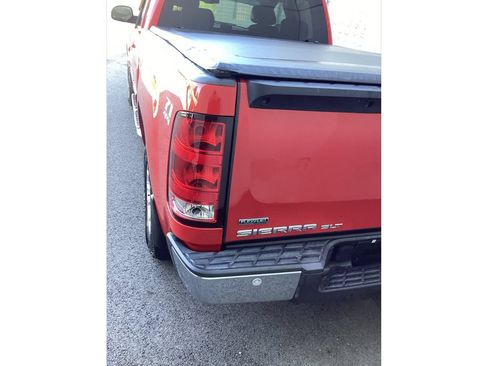 Used 2011 GMC Sierra 1500 SLT w/ SLT Convenience Package AWD/4WD image 30