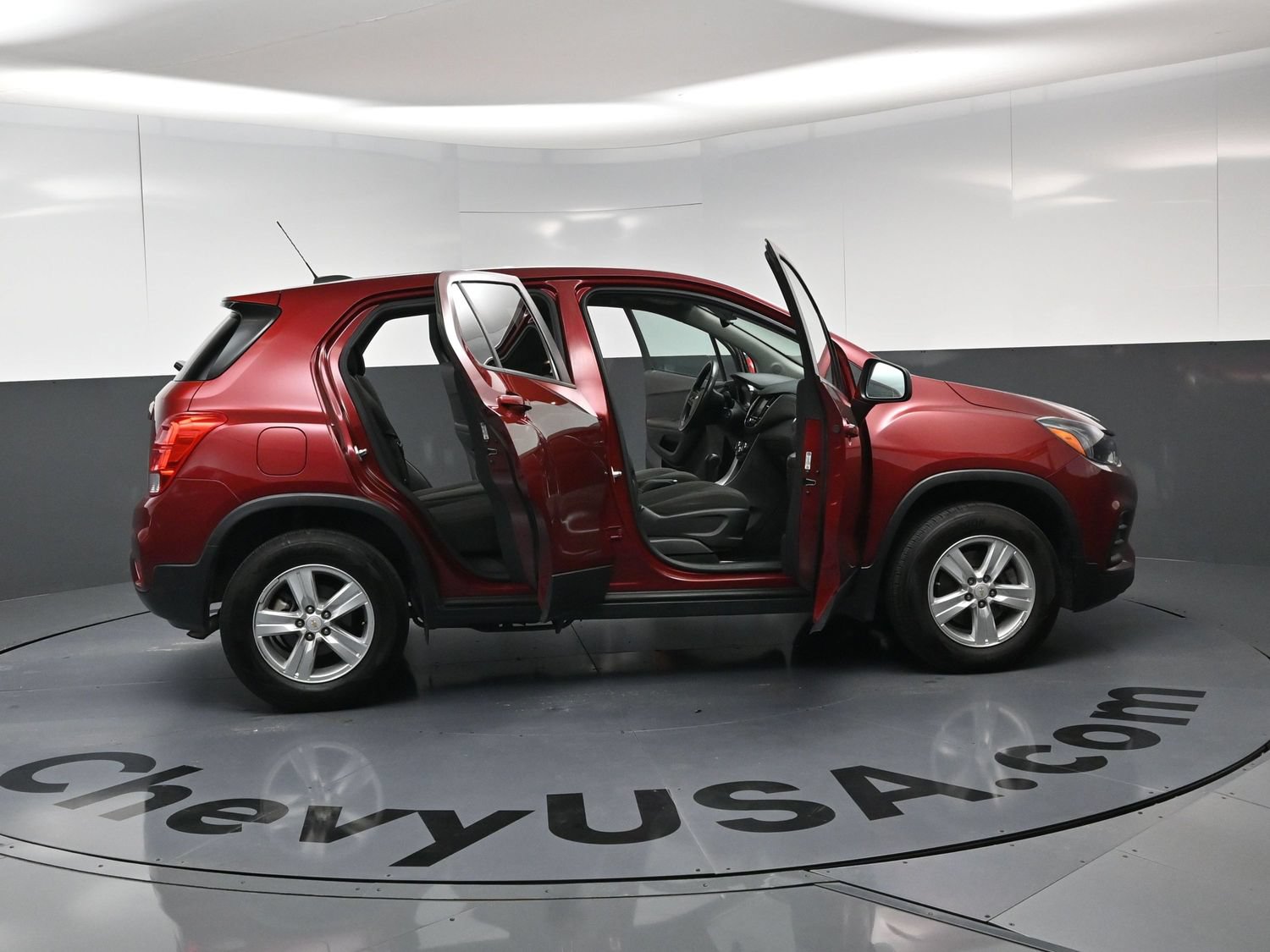 Used 2021 Chevrolet Trax LS w/ Tint and Cruise Package AWD/4WD image 24