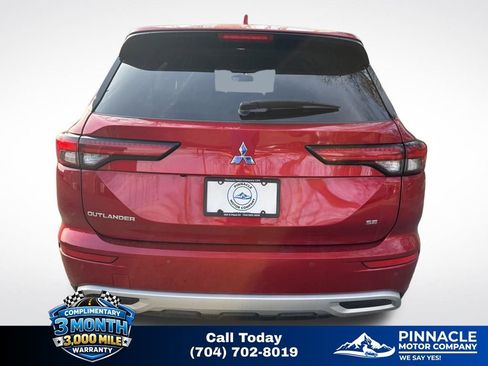 Used 2024 Mitsubishi Outlander SE image 5